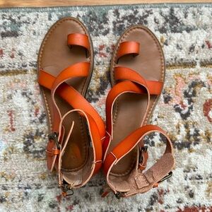 Universal Thread sandals 7.5